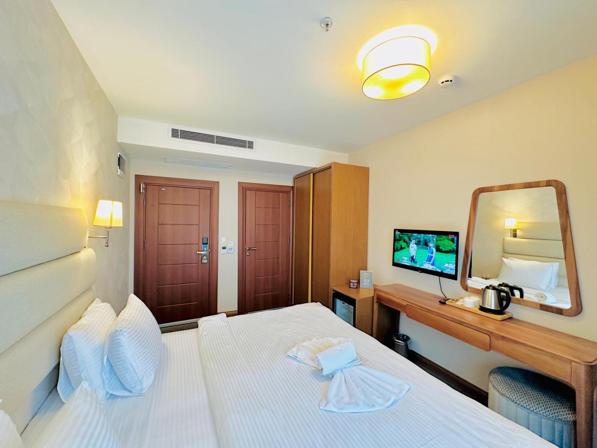 Istanbul Midpoint Hotel Dış mekan fotoğraf