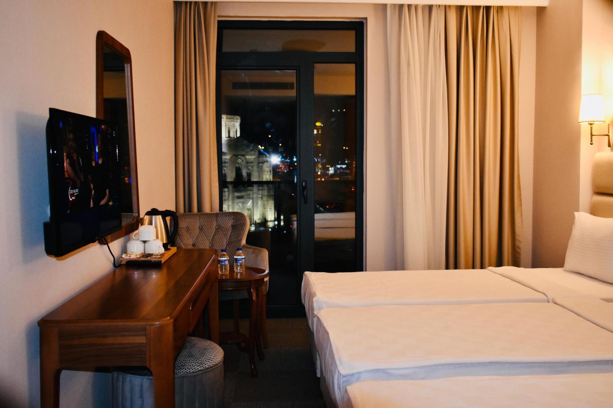 Istanbul Midpoint Hotel Dış mekan fotoğraf